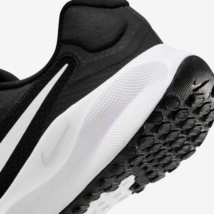 Nike Revolution 7