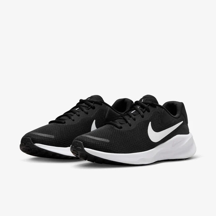 Nike Revolution 7