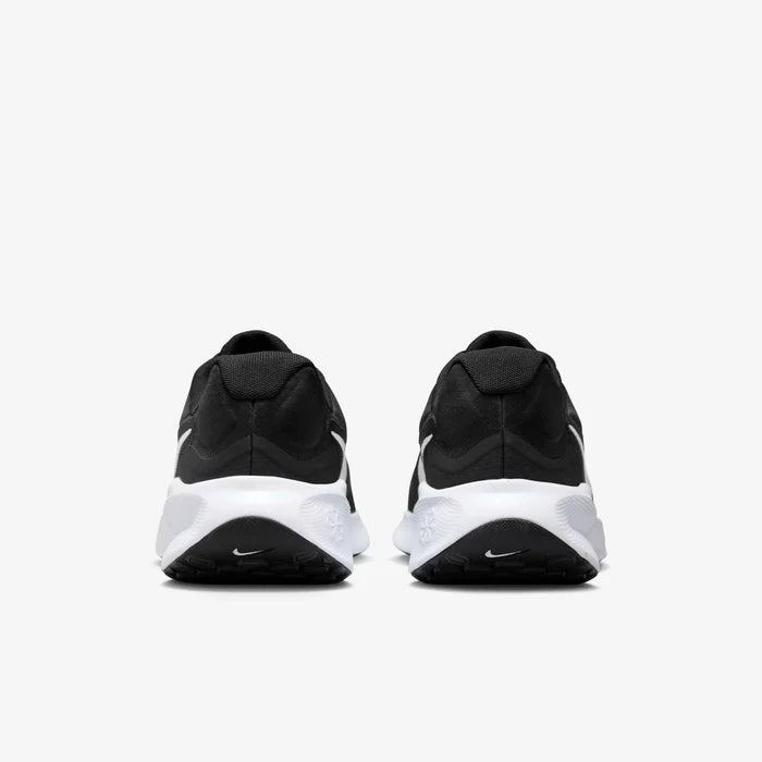 Nike Revolution 7